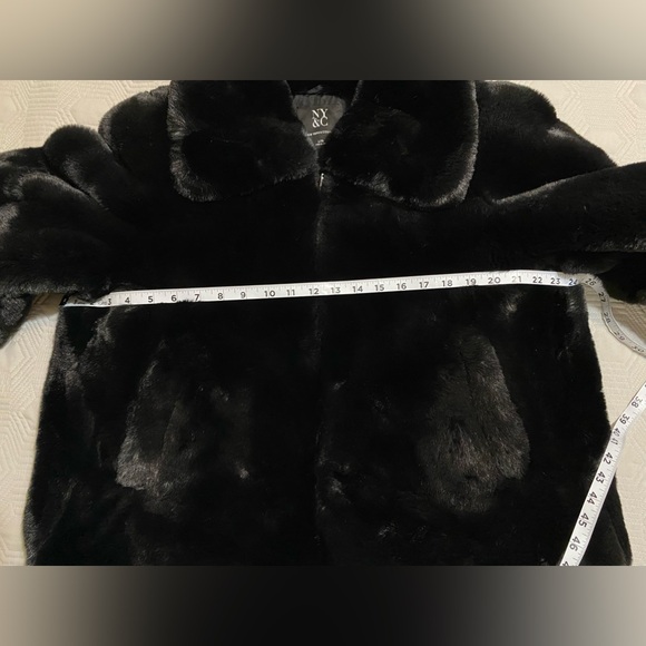 New York & Company Black Faux Fur Coat Size L/XL NWT - Picture 8 of 11